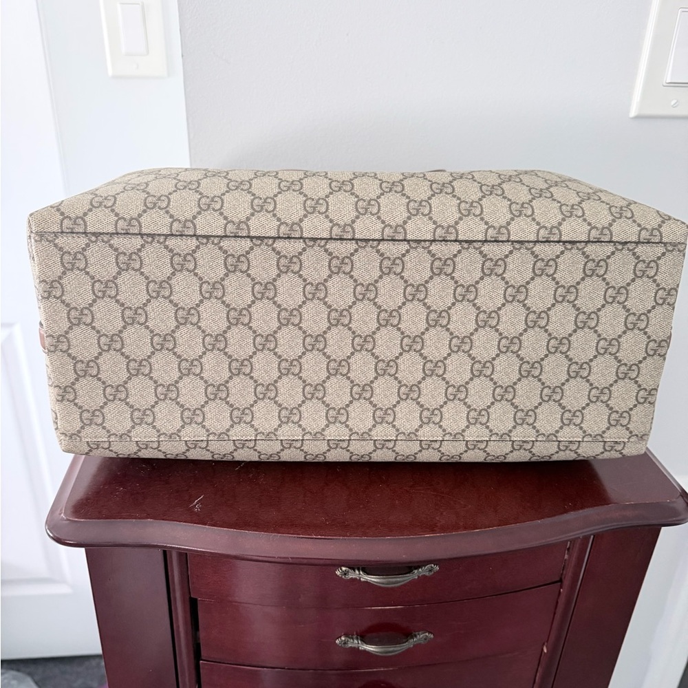 Gucci Tote - Picture 5 of 9